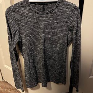 Lululemon long sleeve top size 6